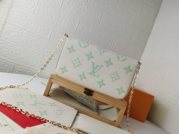 LVコピーウォレット背面デザイン